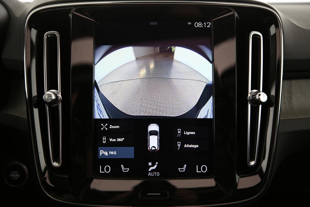 VOLVO XC40 1.5 T4 PiH Inscription-image-14