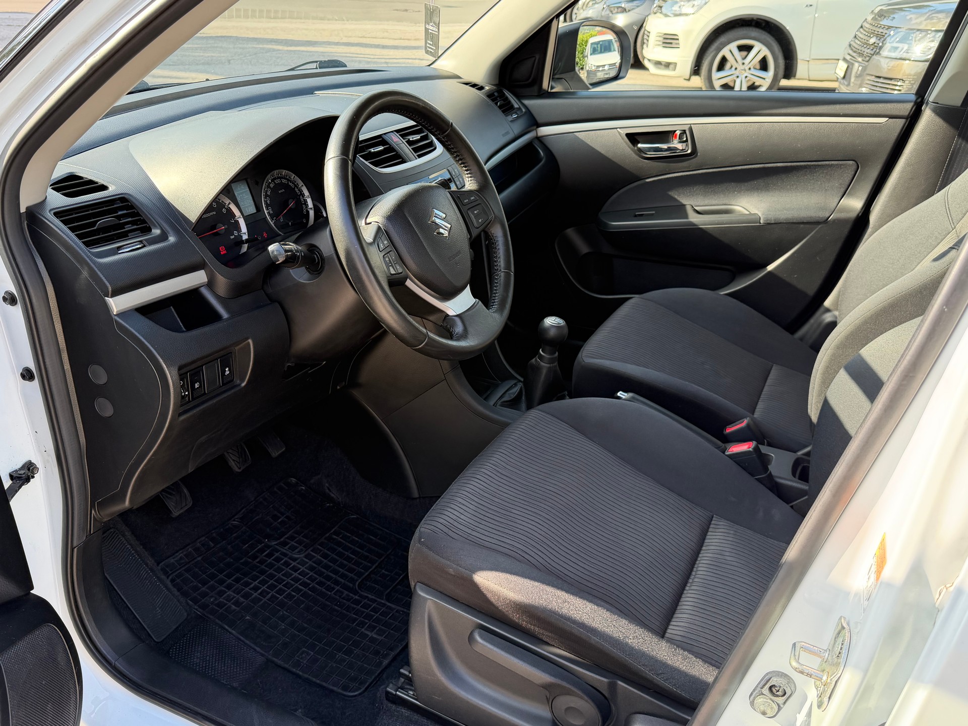 SUZUKI Swift 1.2i 16V GL Top 4x4-image-10