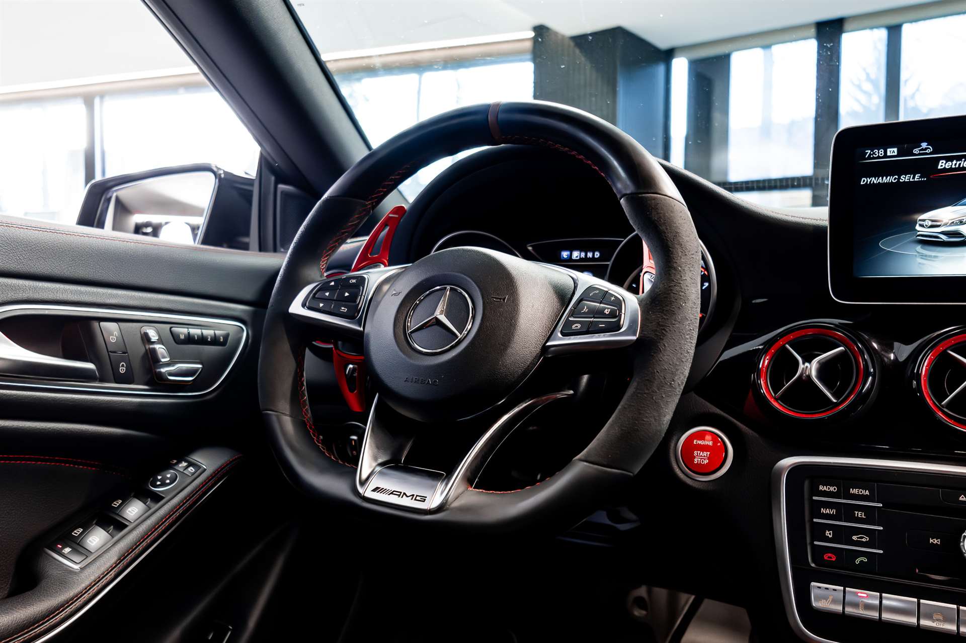 MERCEDES-BENZ CLA 45 AMG 4Matic Speedshift-image-6
