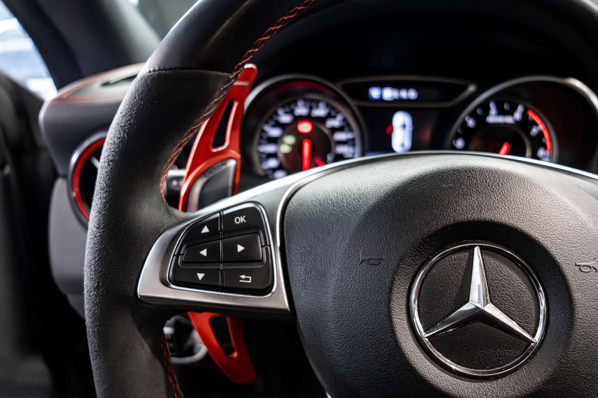 MERCEDES-BENZ CLA 45 AMG 4Matic Speedshift-image-7