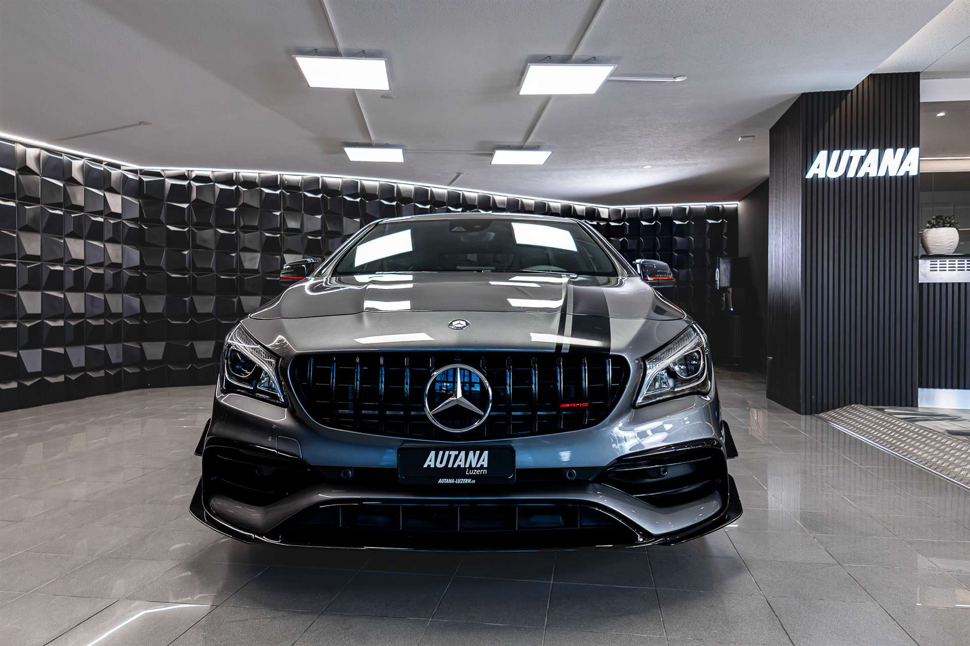 MERCEDES-BENZ CLA 45 AMG 4Matic Speedshift-image-3