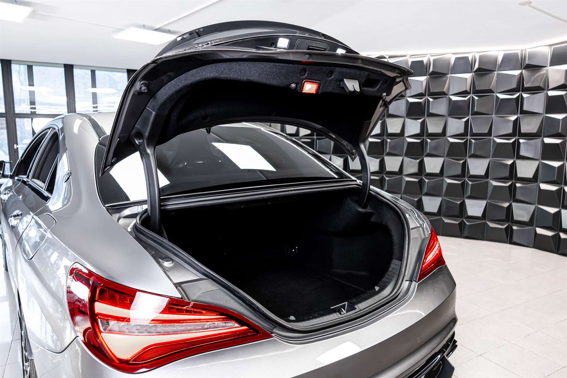 MERCEDES-BENZ CLA 45 AMG 4Matic Speedshift-image-26