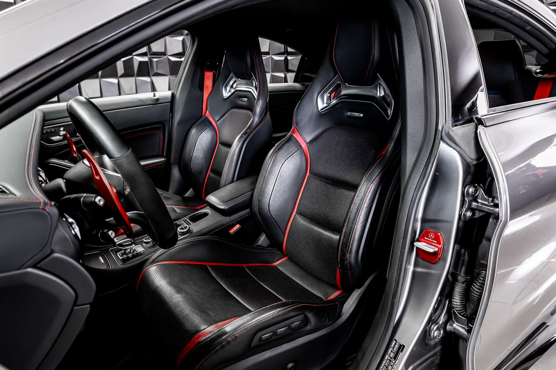 MERCEDES-BENZ CLA 45 AMG 4Matic Speedshift-image-13
