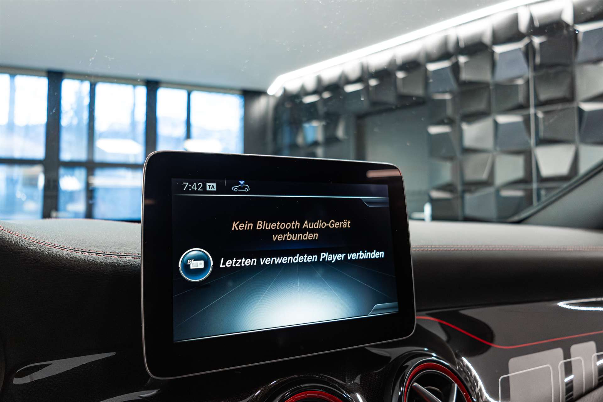MERCEDES-BENZ CLA 45 AMG 4Matic Speedshift-image-17