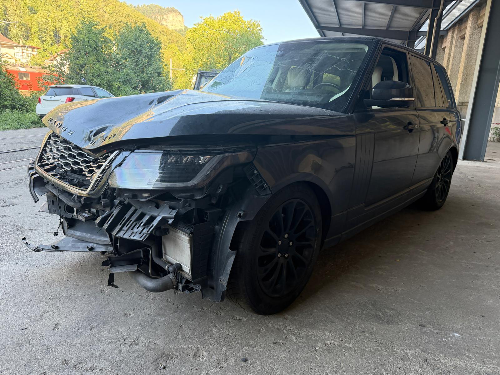 LAND ROVER Range Rover 3.0 TDV6 Vogue Automatic-showroom-element-3