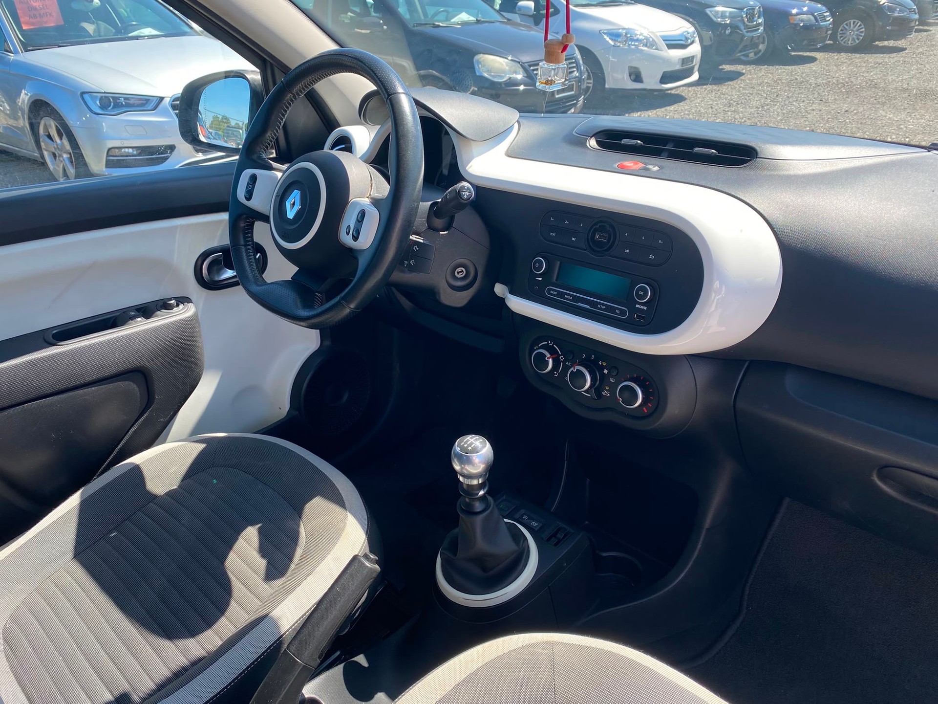 RENAULT Twingo 0.9 Zen-image-11