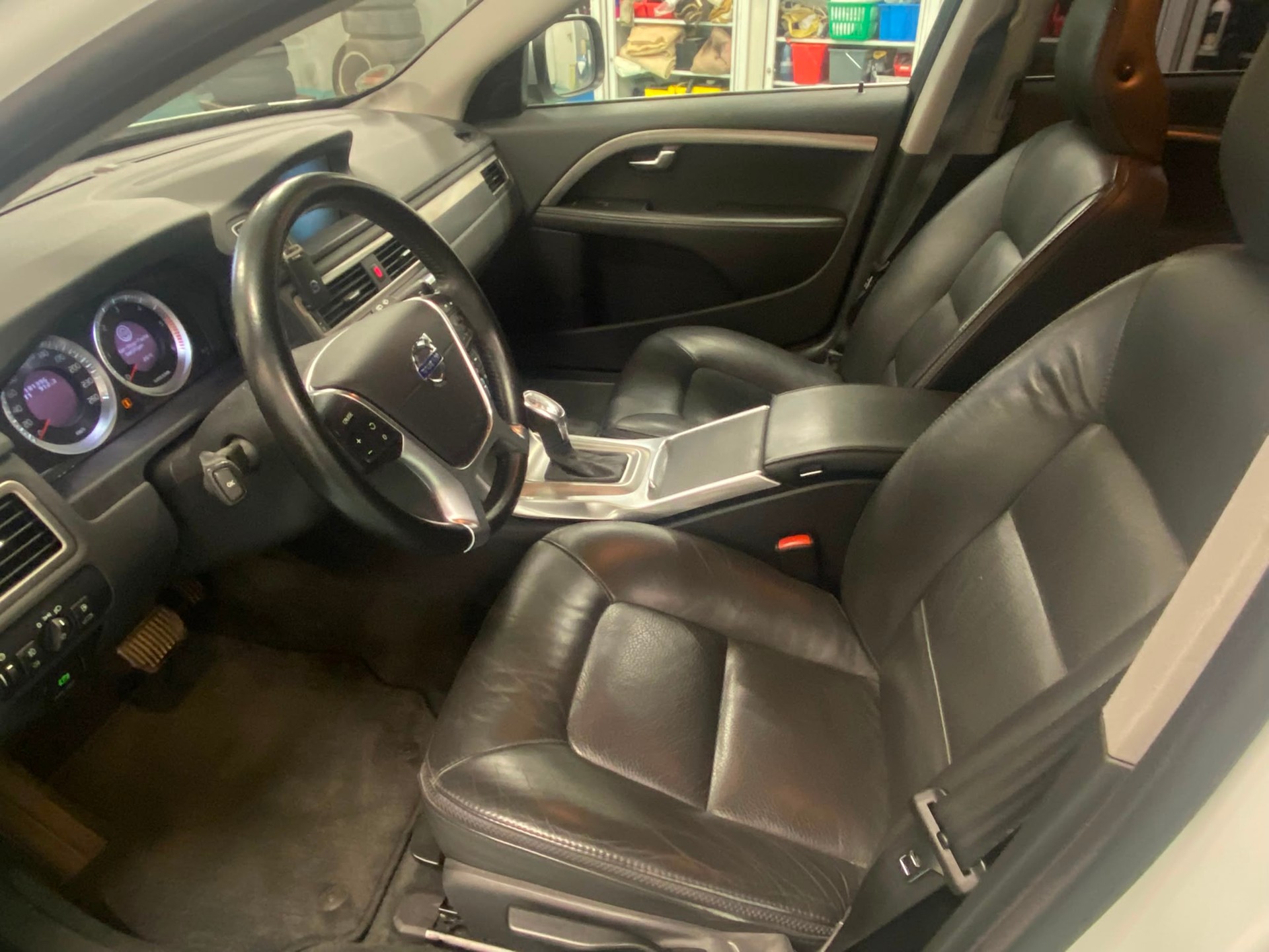 VOLVO XC70 D4 AWD Husky Edition Geartronic-image-5