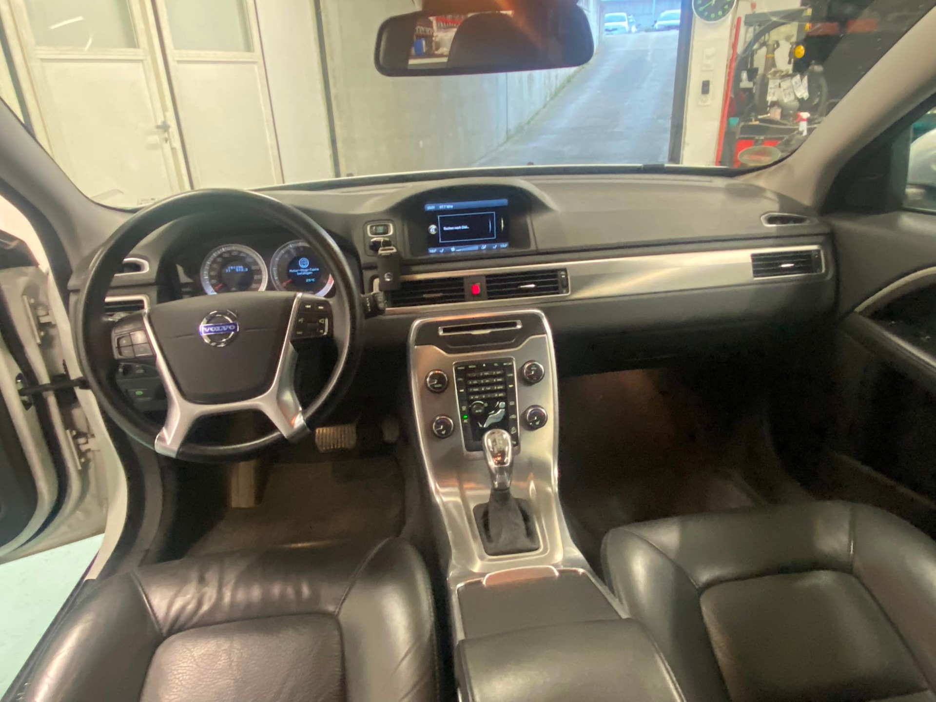 VOLVO XC70 D4 AWD Husky Edition Geartronic-image-6