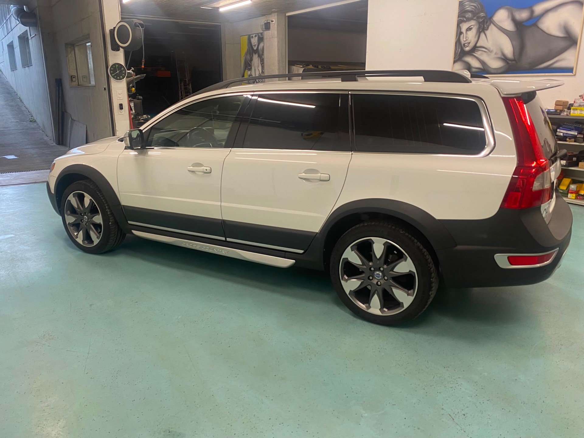 VOLVO XC70 D4 AWD Husky Edition Geartronic-image-12