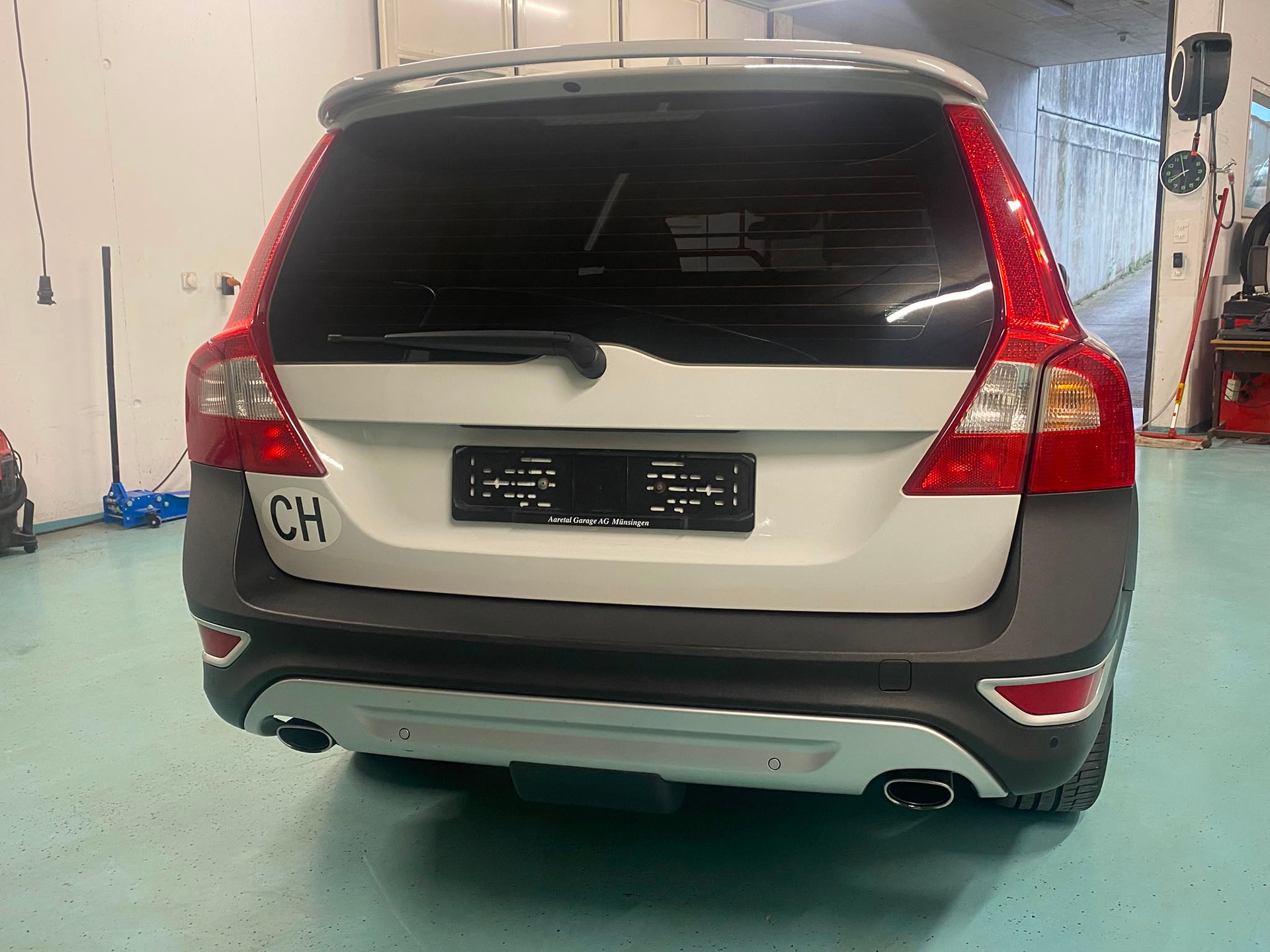 VOLVO XC70 D4 AWD Husky Edition Geartronic-image-1