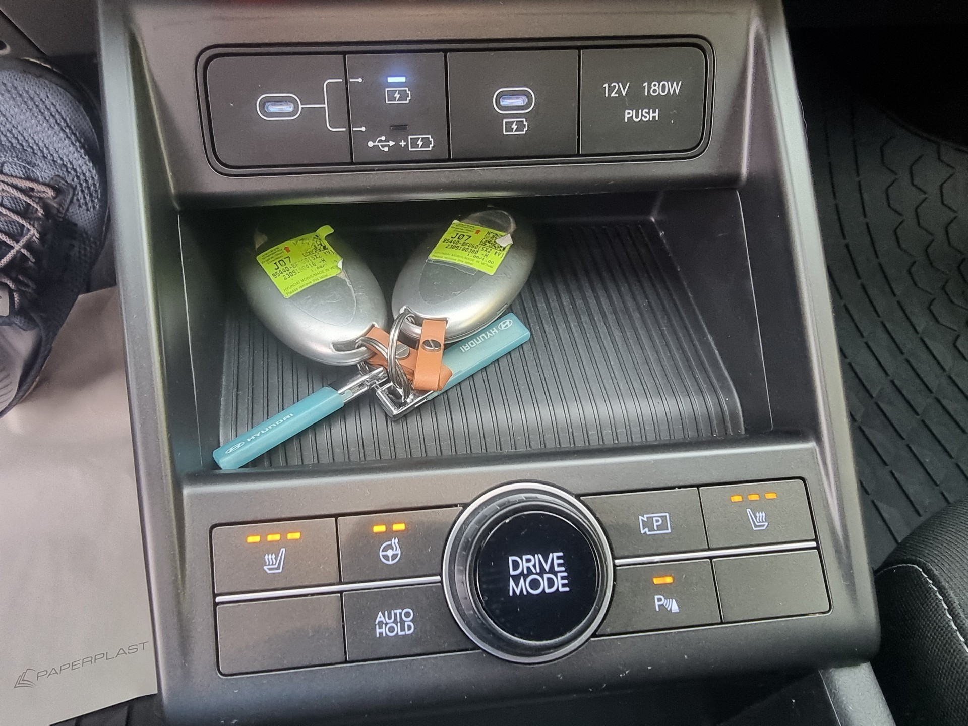 HYUNDAI Kona EV 65.4 kWh Amplia-image-4