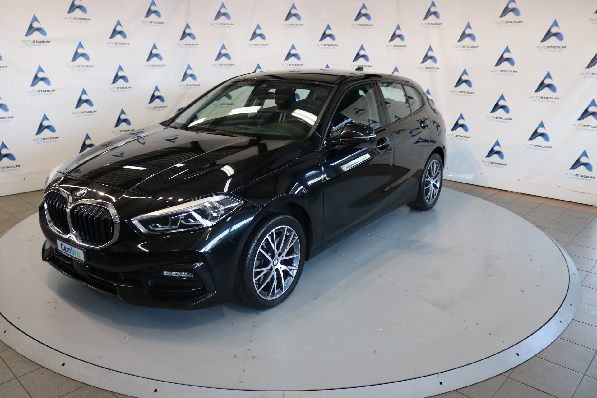 BMW 120d xDrive Steptronic Sport Line-image-17