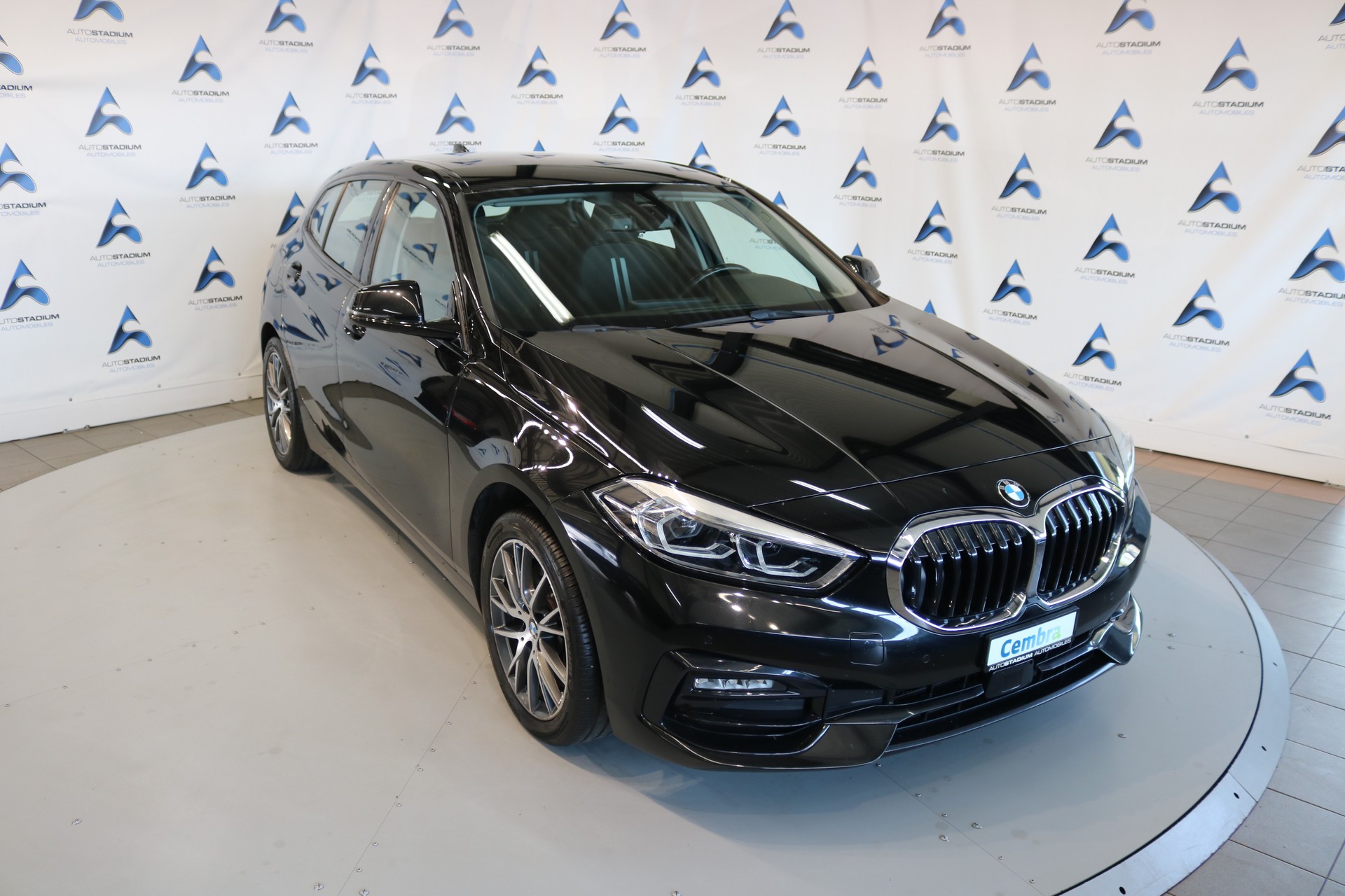 BMW 120d xDrive Steptronic Sport Line-image-9