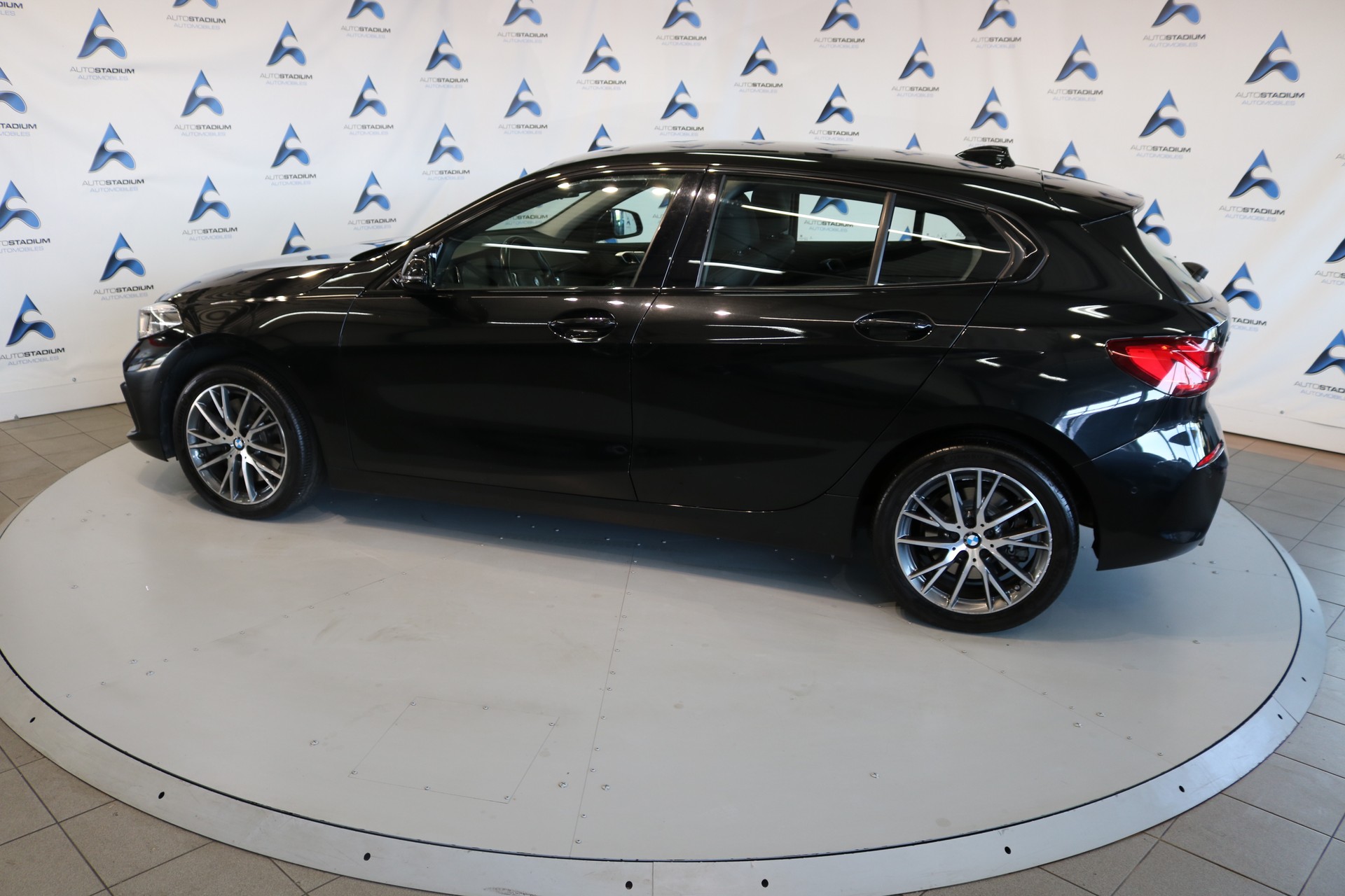 BMW 120d xDrive Steptronic Sport Line-image-25
