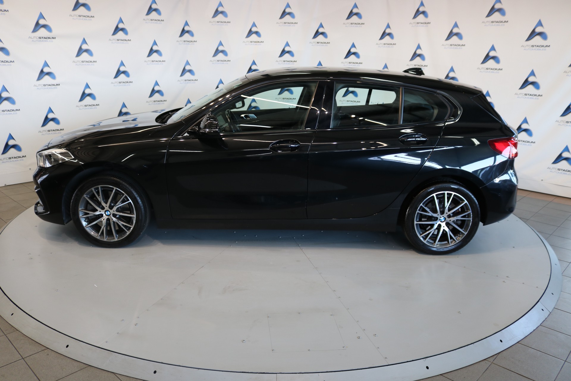 BMW 120d xDrive Steptronic Sport Line-image-23