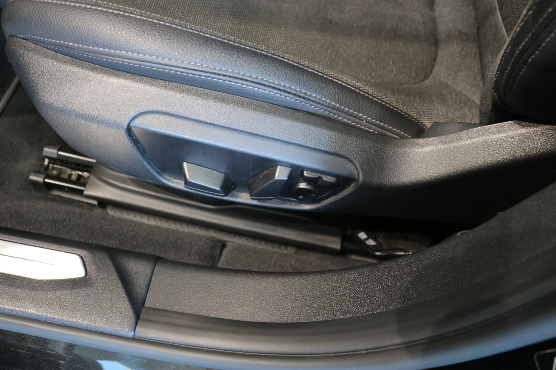 BMW 120d xDrive Steptronic Sport Line-image-58
