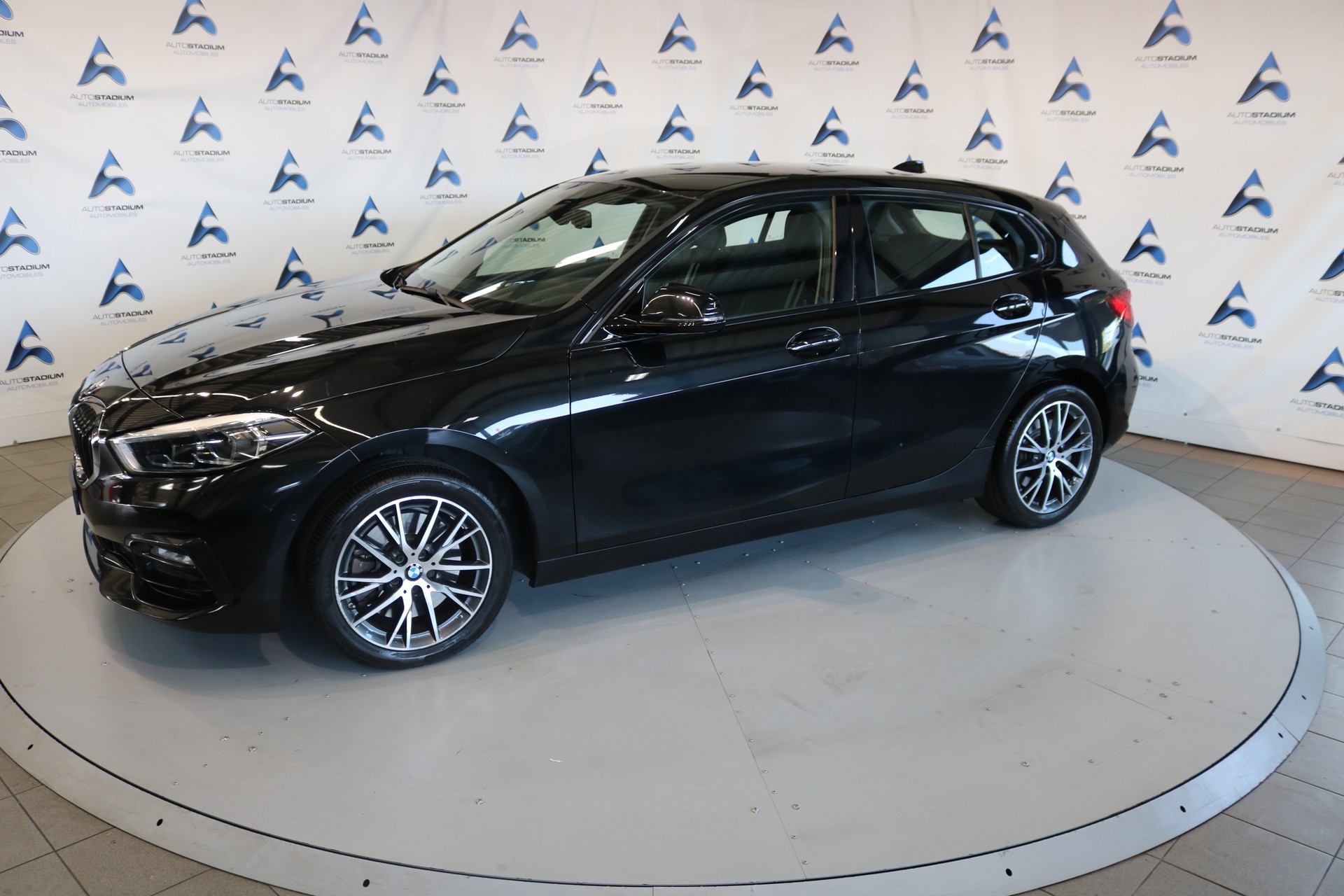 BMW 120d xDrive Steptronic Sport Line-image-19