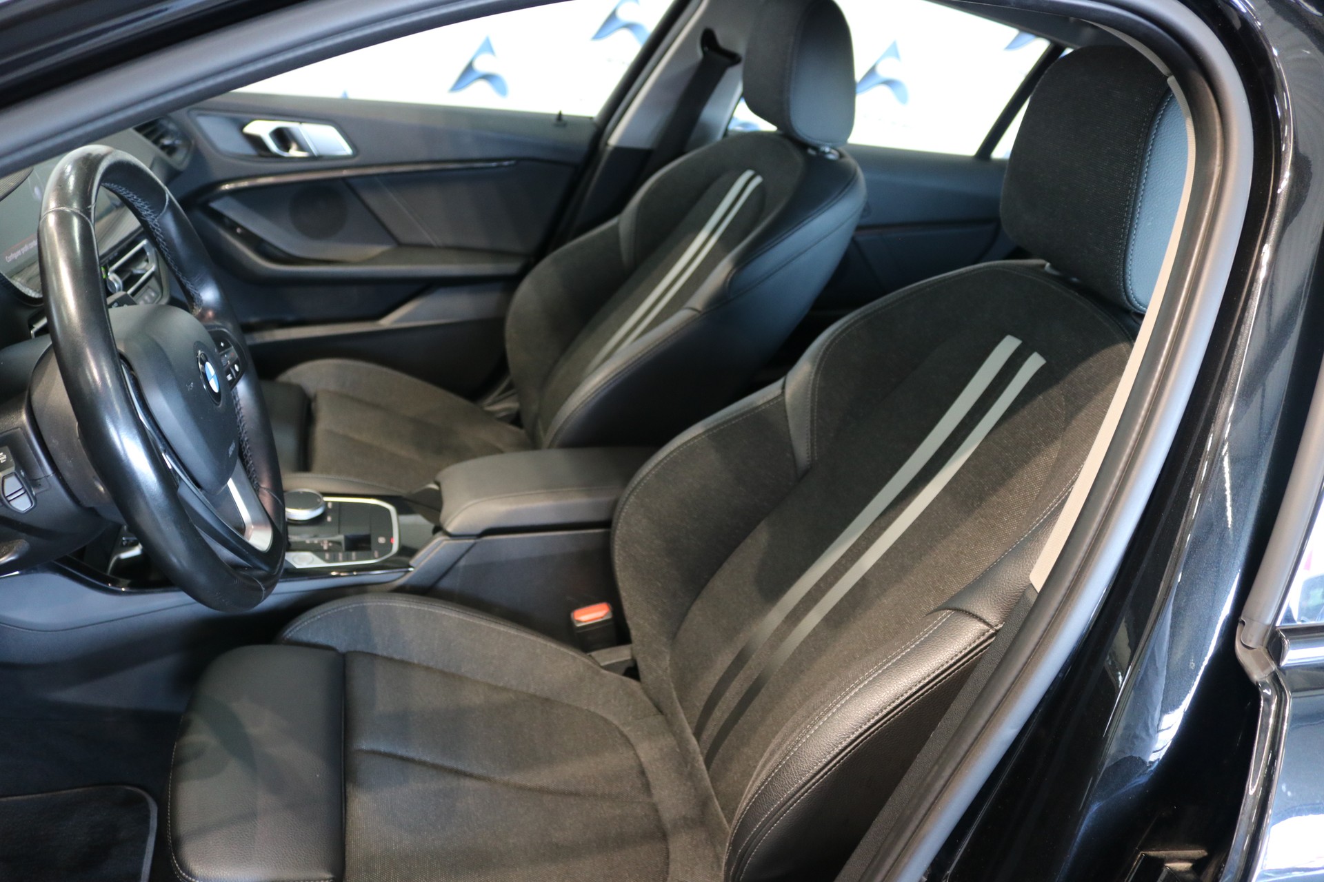 BMW 120d xDrive Steptronic Sport Line-image-57