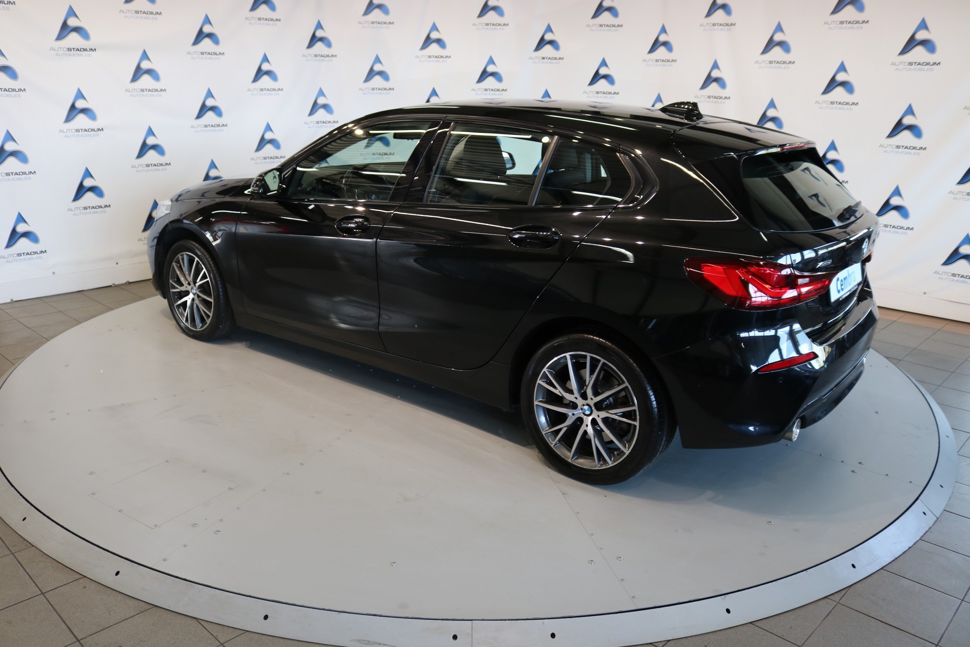 BMW 120d xDrive Steptronic Sport Line-image-27