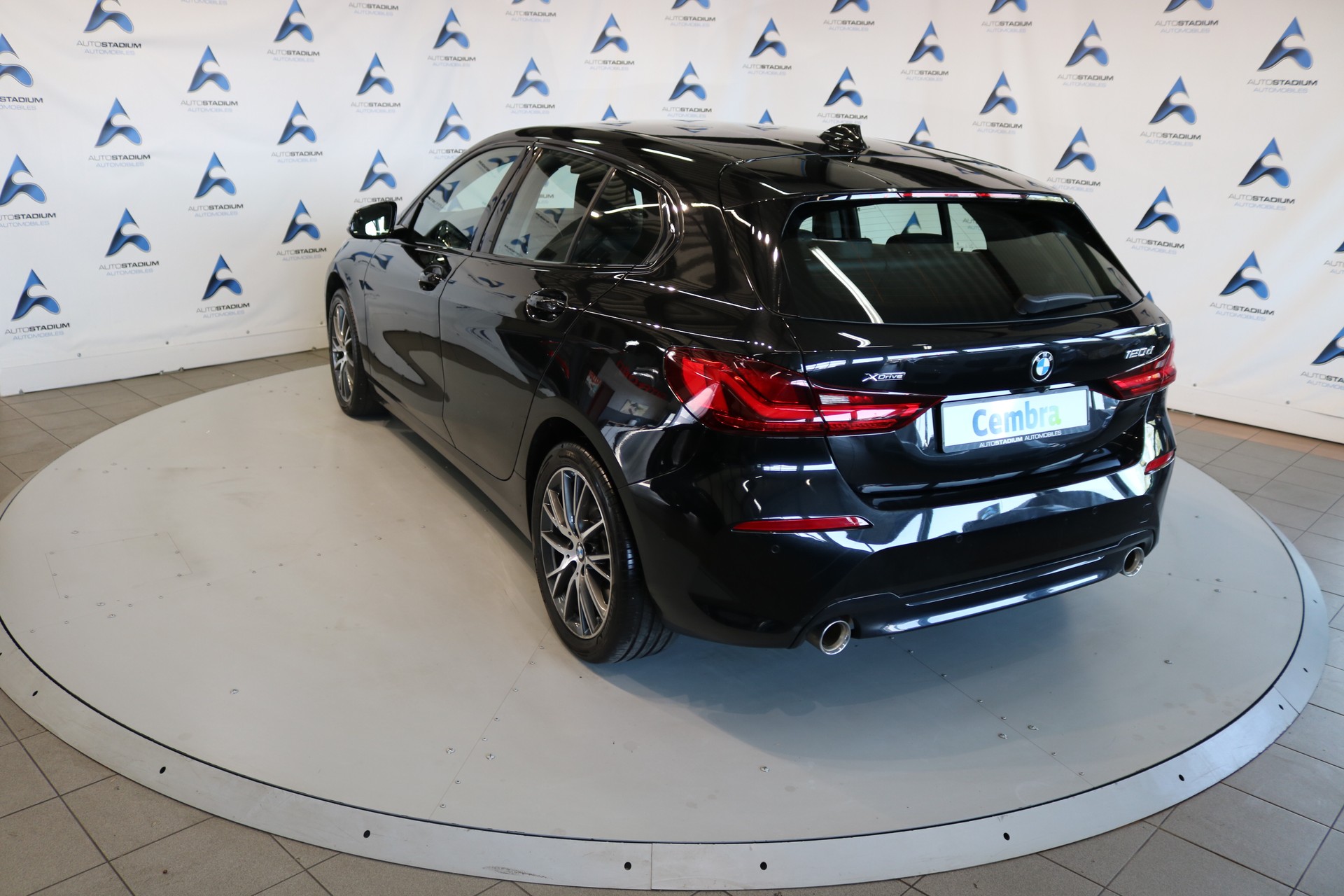 BMW 120d xDrive Steptronic Sport Line-image-29