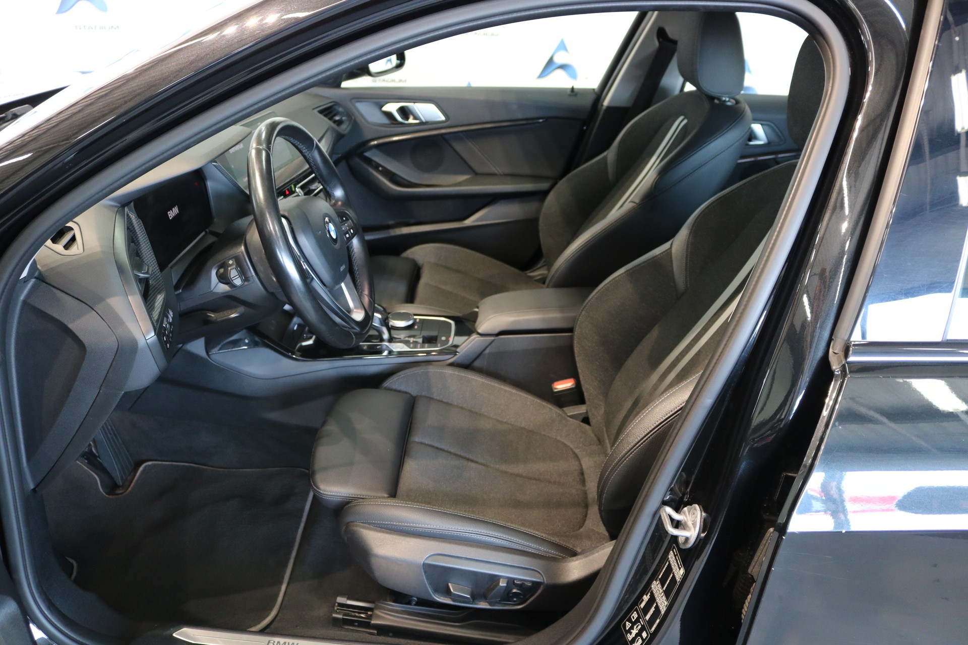 BMW 120d xDrive Steptronic Sport Line-image-56