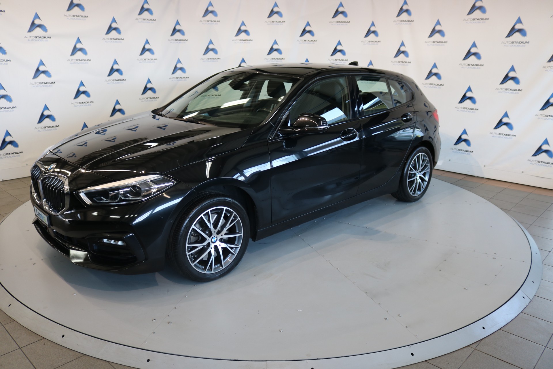 BMW 120d xDrive Steptronic Sport Line-image-18