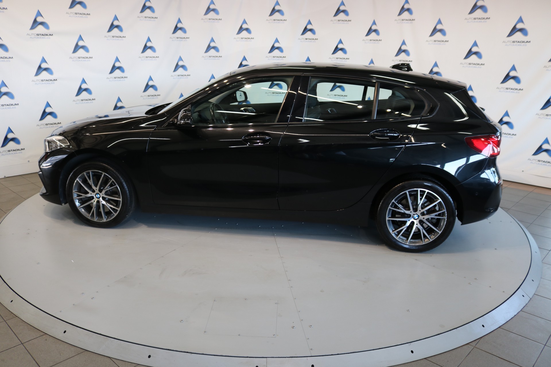 BMW 120d xDrive Steptronic Sport Line-image-24