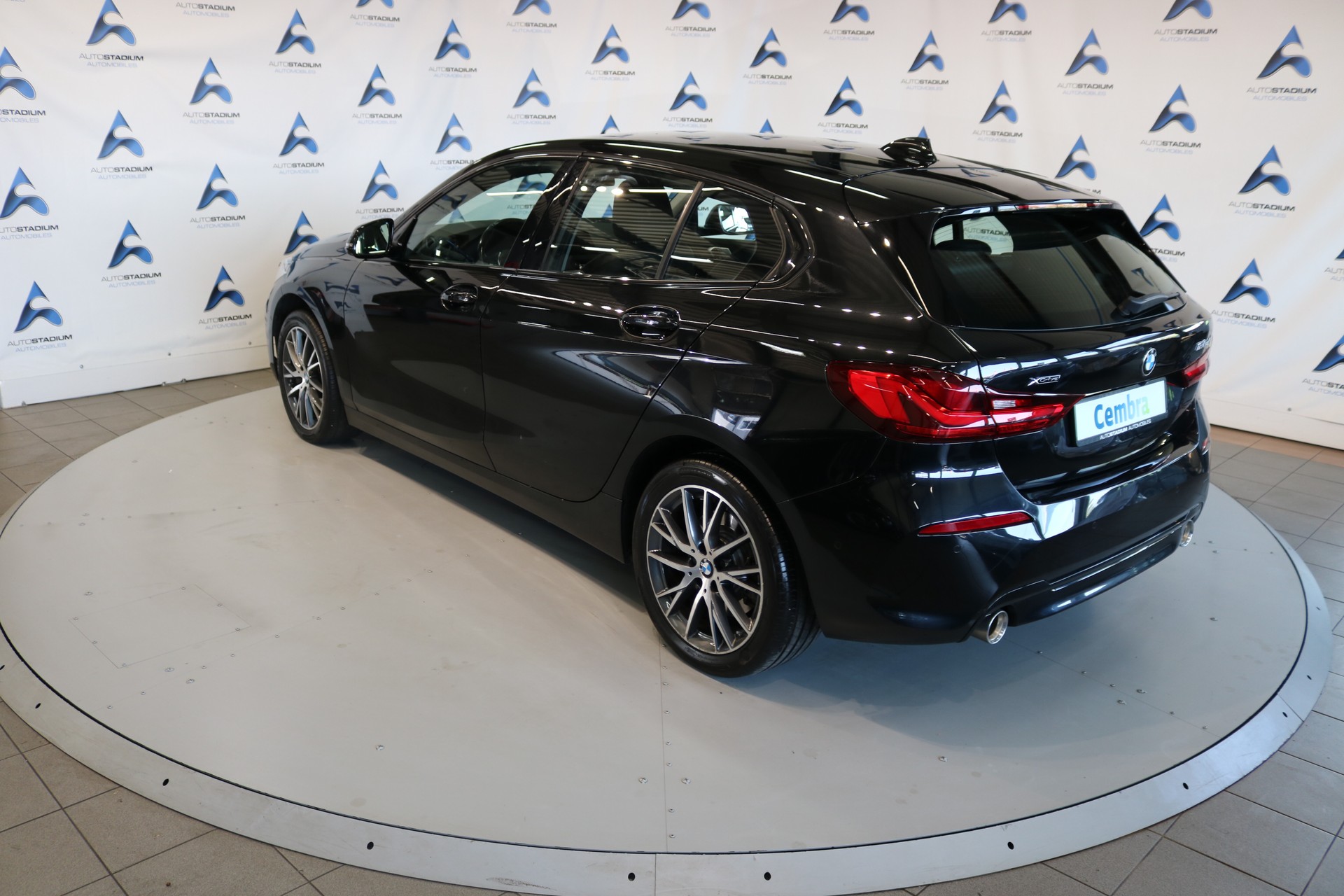 BMW 120d xDrive Steptronic Sport Line-image-28