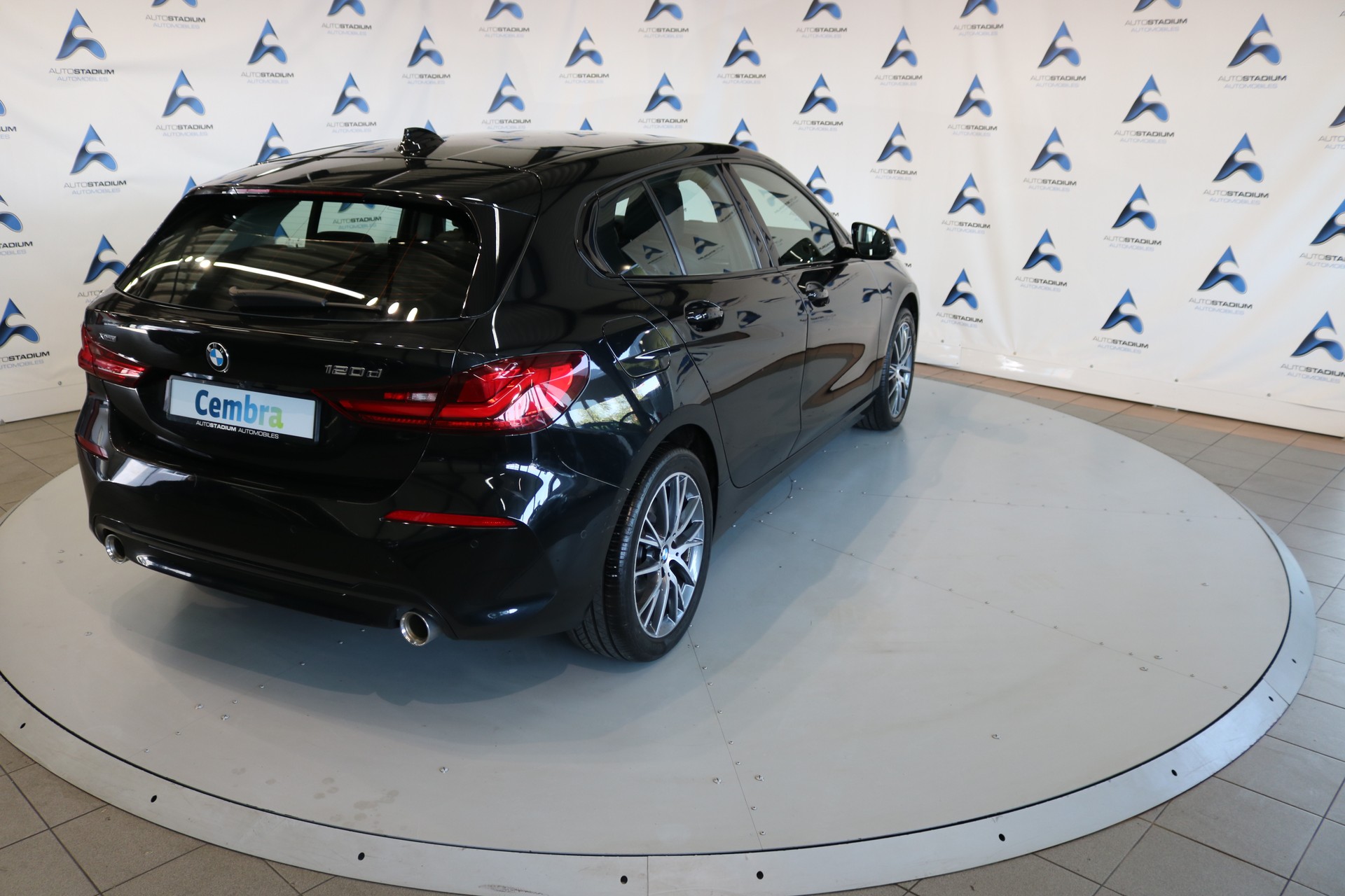 BMW 120d xDrive Steptronic Sport Line-image-34
