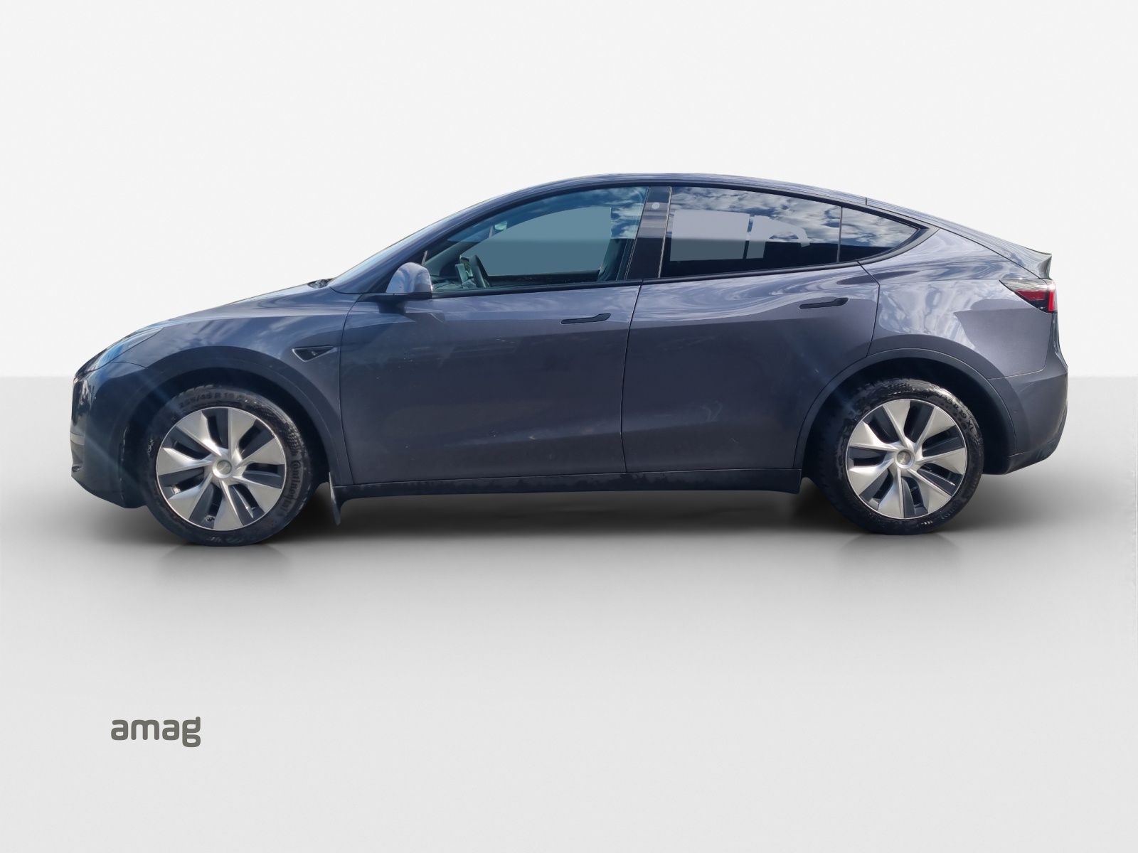 TESLA Model Y Long Range-image-1