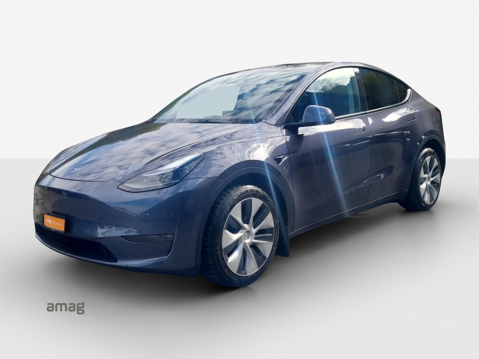 TESLA Model Y Long Range-image-0