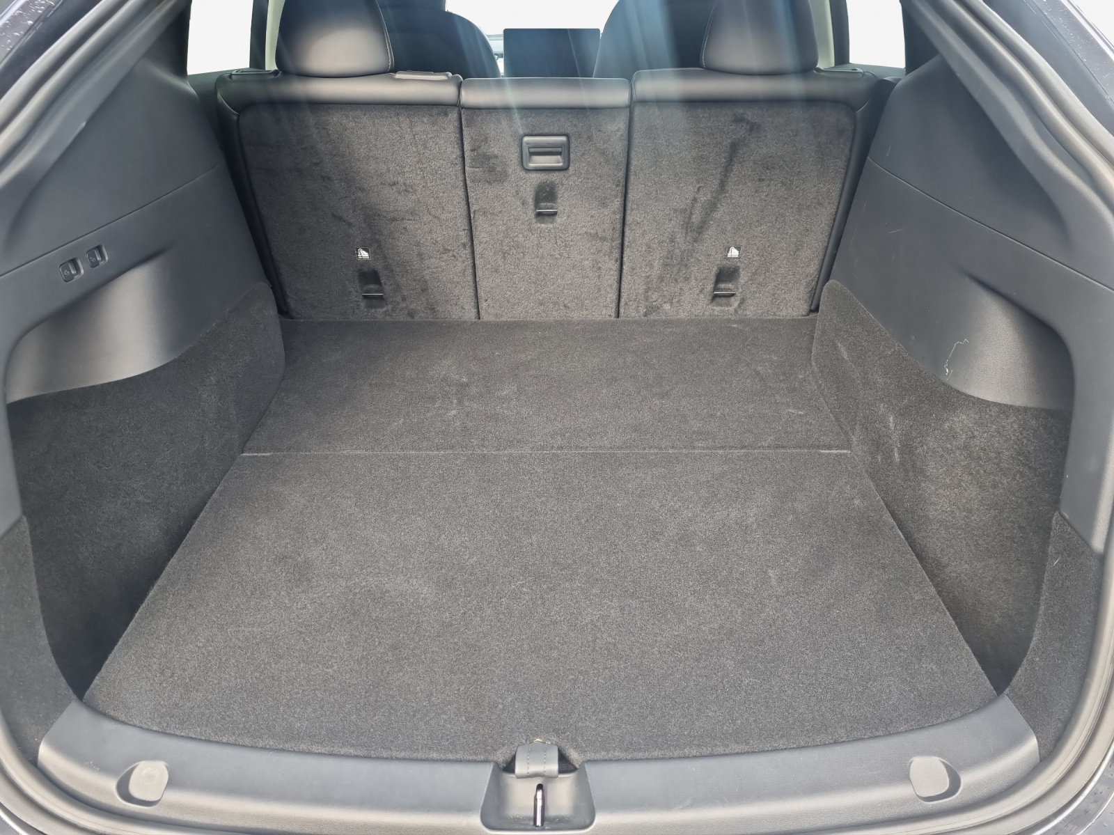 TESLA Model Y Long Range-image-12