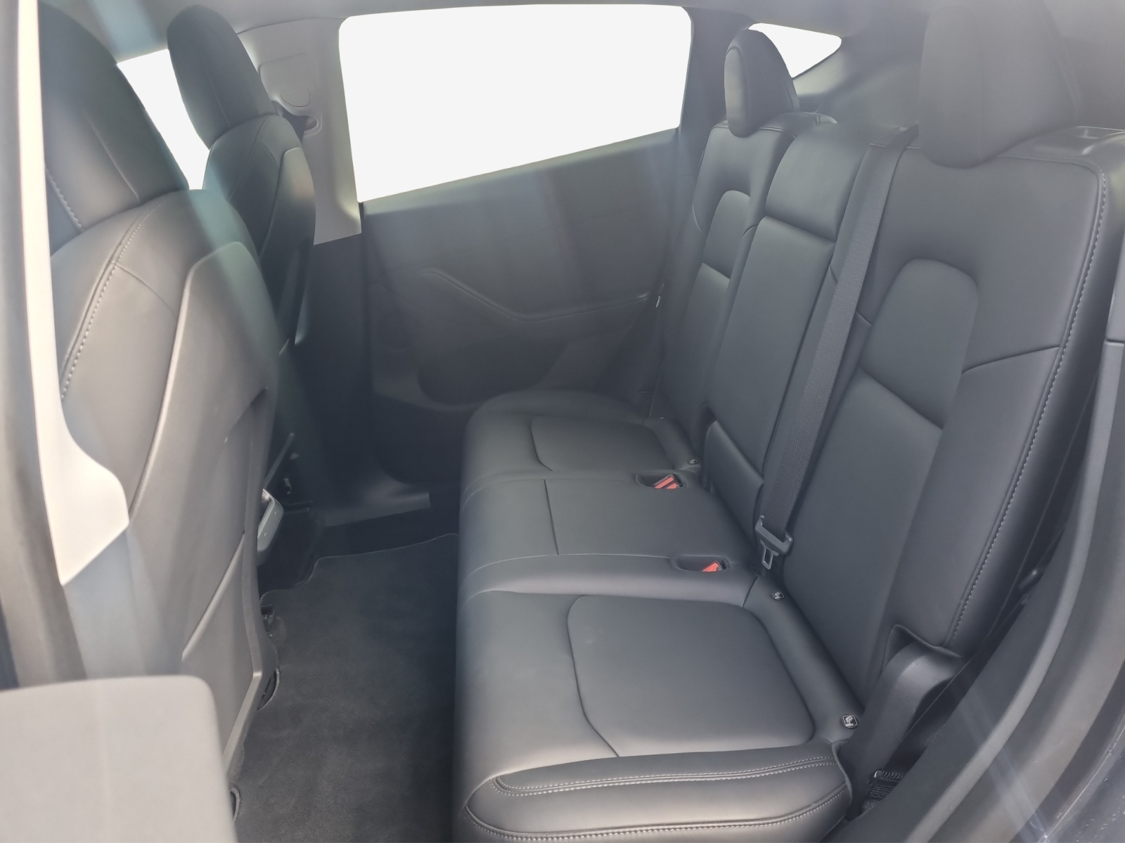 TESLA Model Y Long Range-image-11