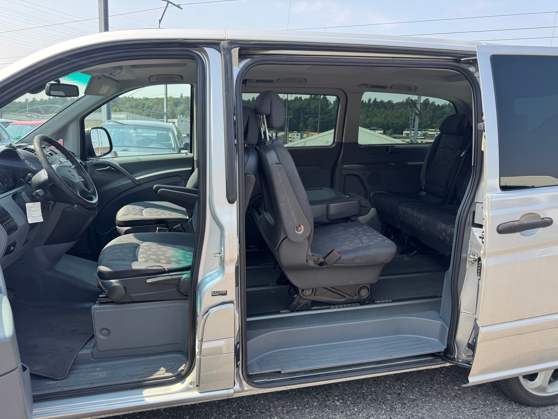 MERCEDES-BENZ Vito 120 CDI L Automat-image-9