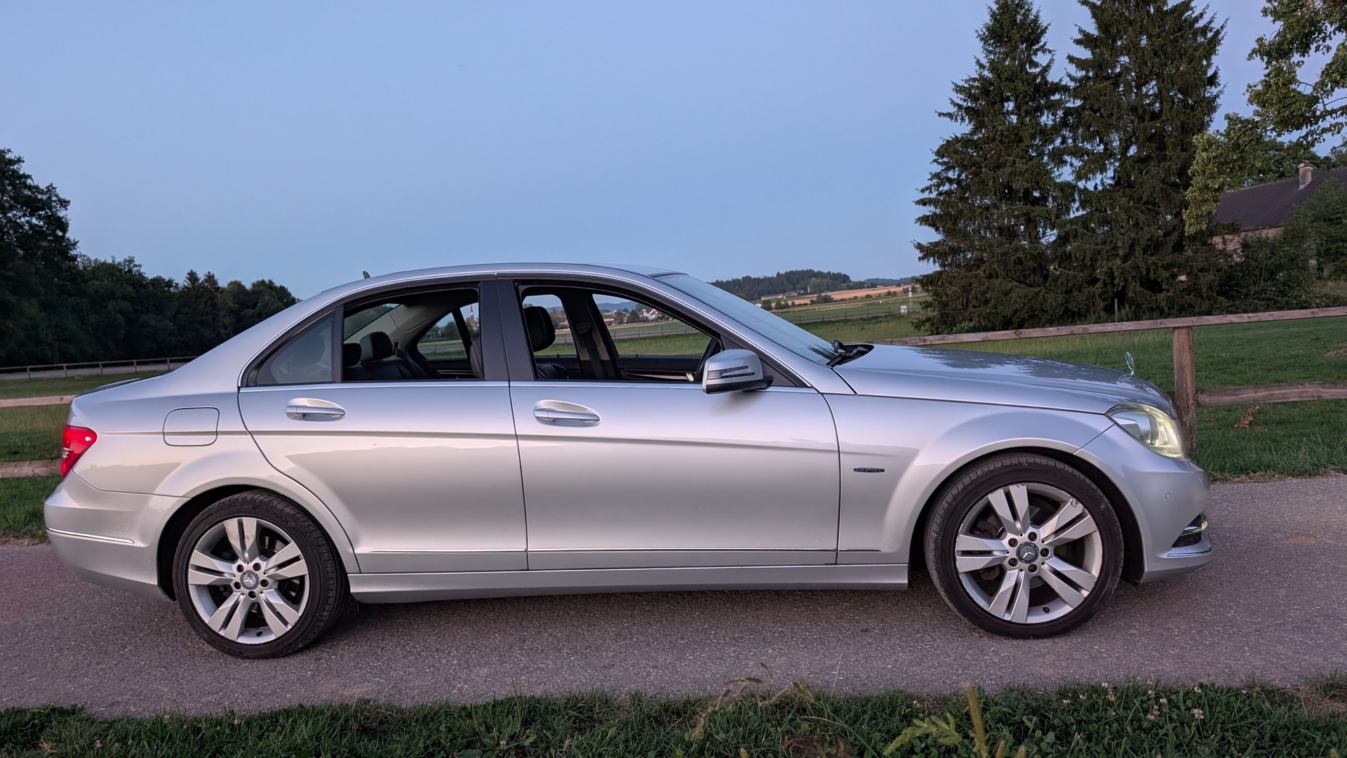 MERCEDES-BENZ C 250 CDI Elégance 4Matic 7G-Tronic-image-4