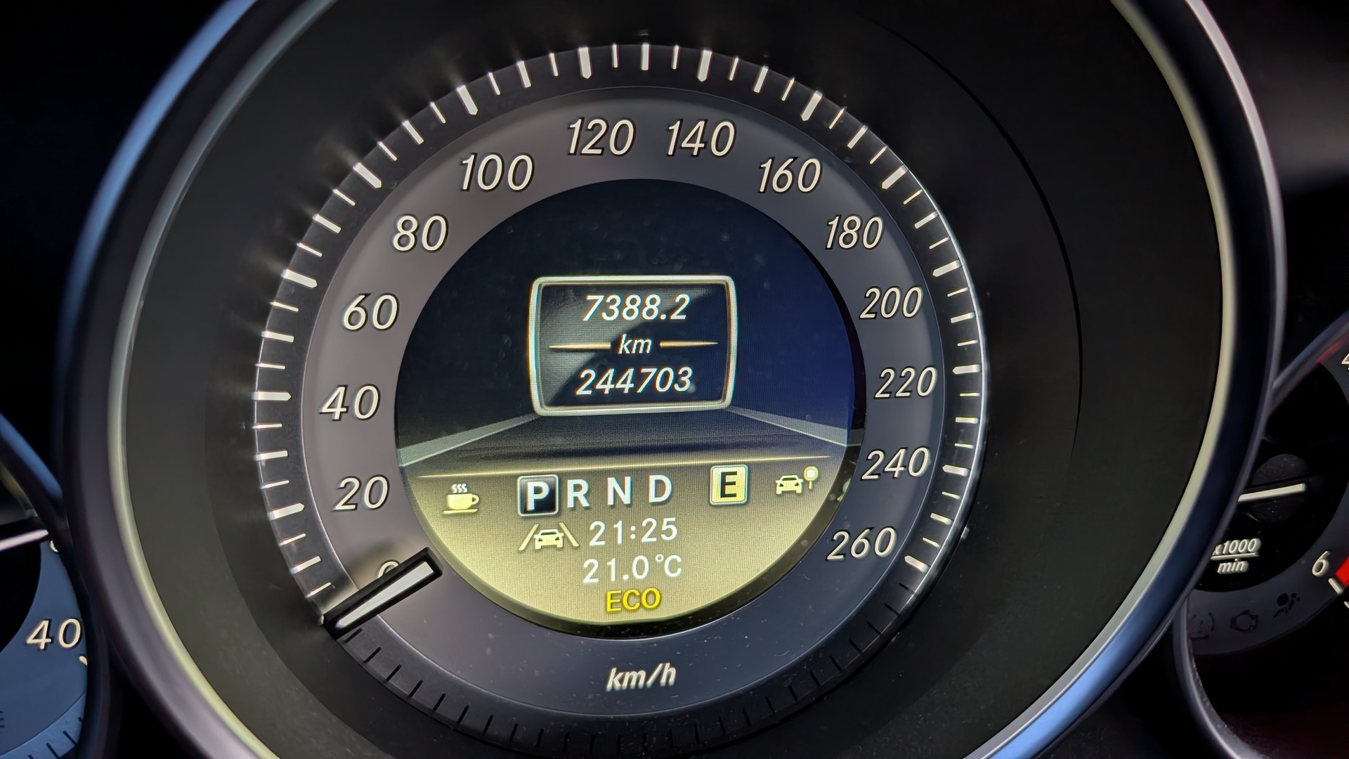 MERCEDES-BENZ C 250 CDI Elégance 4Matic 7G-Tronic-image-9