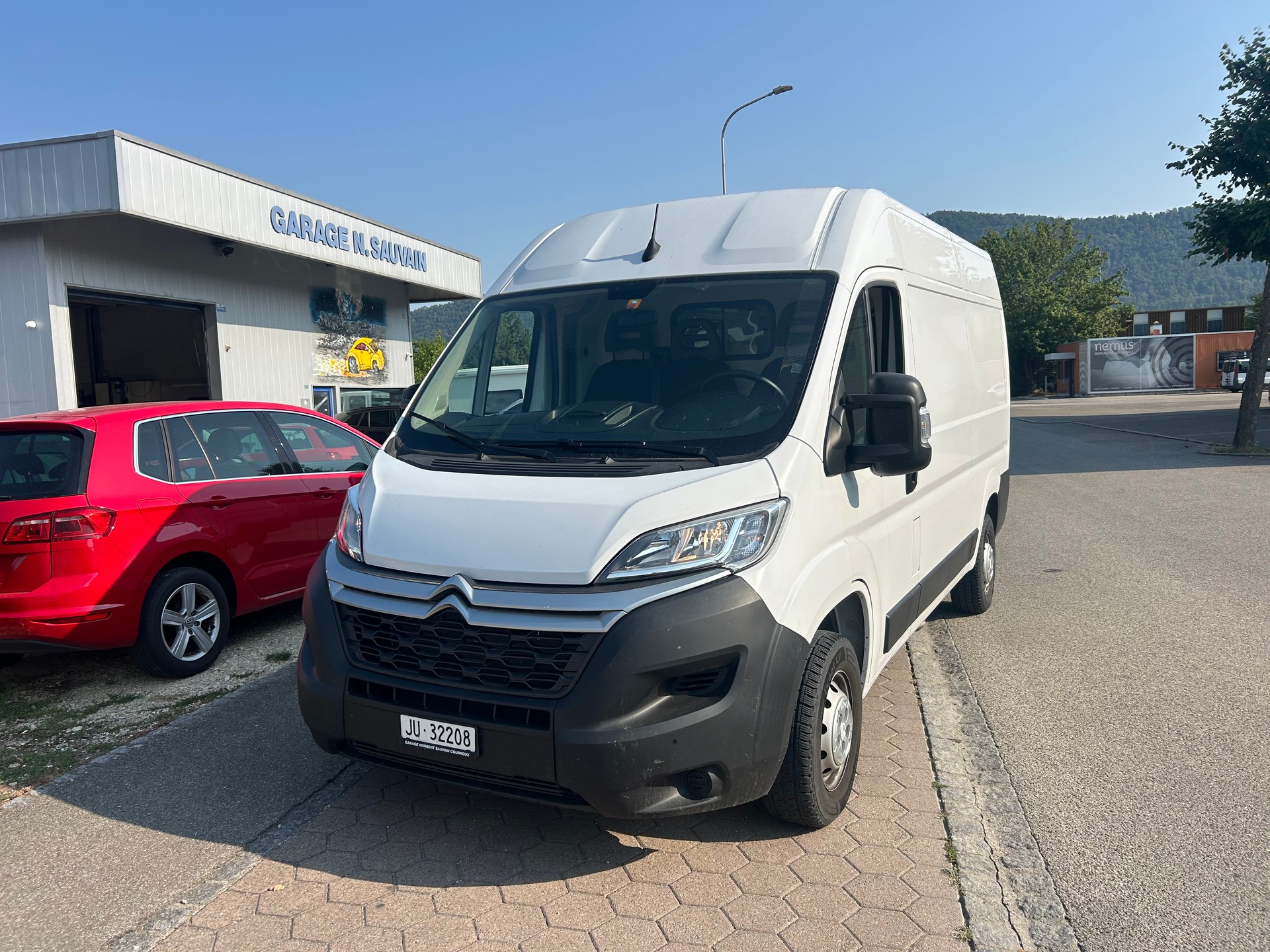 CITROEN Jumper 30 2.2 BlueHDi 120 Swiss Edition L2H2-image-3