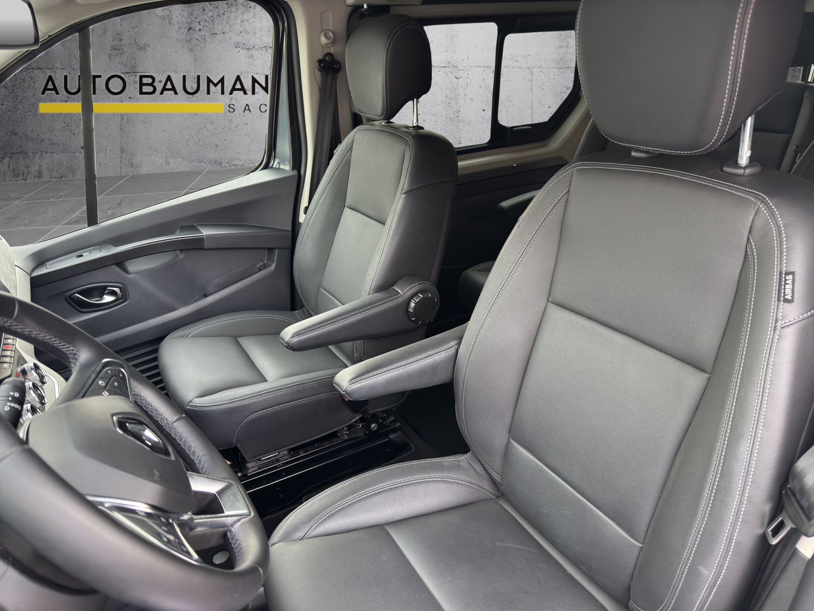 RENAULT Trafic Blue dCi 170 Spaceclass Pack Signature EDC-image-15