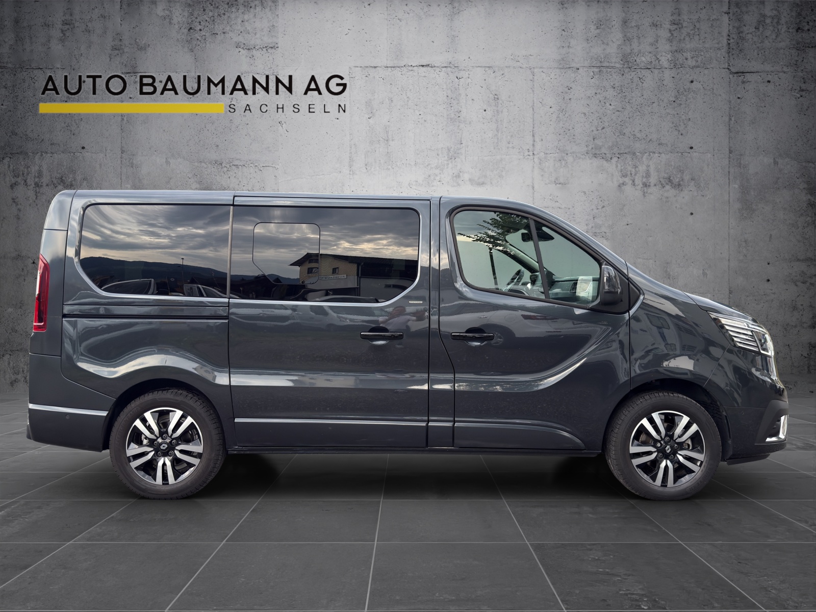 RENAULT Trafic Blue dCi 170 Spaceclass Pack Signature EDC-image-2