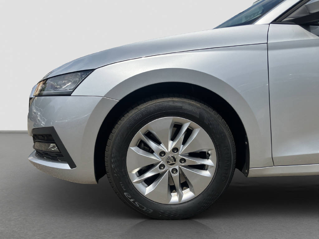 SKODA Octavia Combi 2.0 TDI Ambition 4x4 DSG-image-8