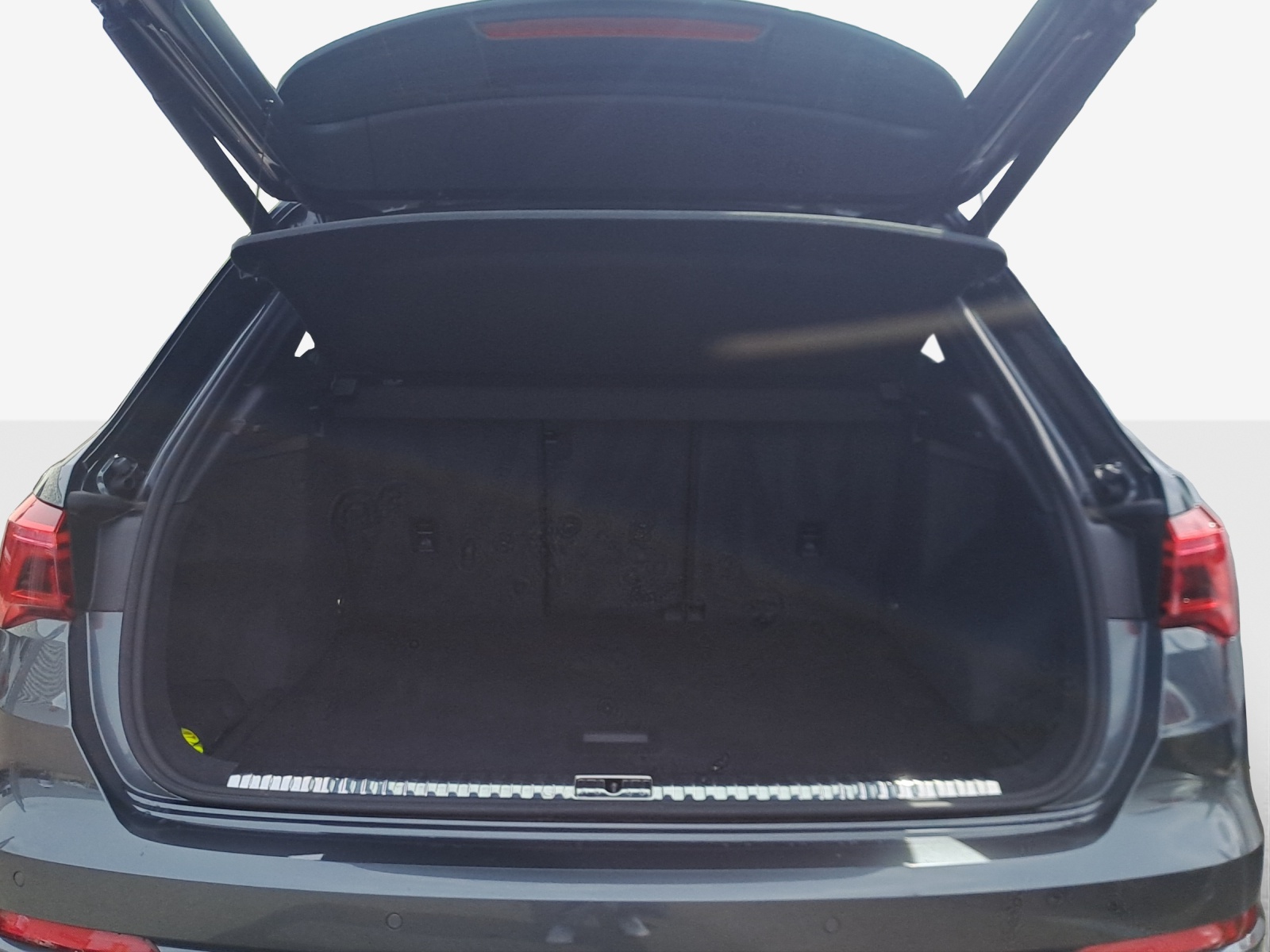 AUDI Q3 35 TFSI S line Attraction S-tronic-image-11
