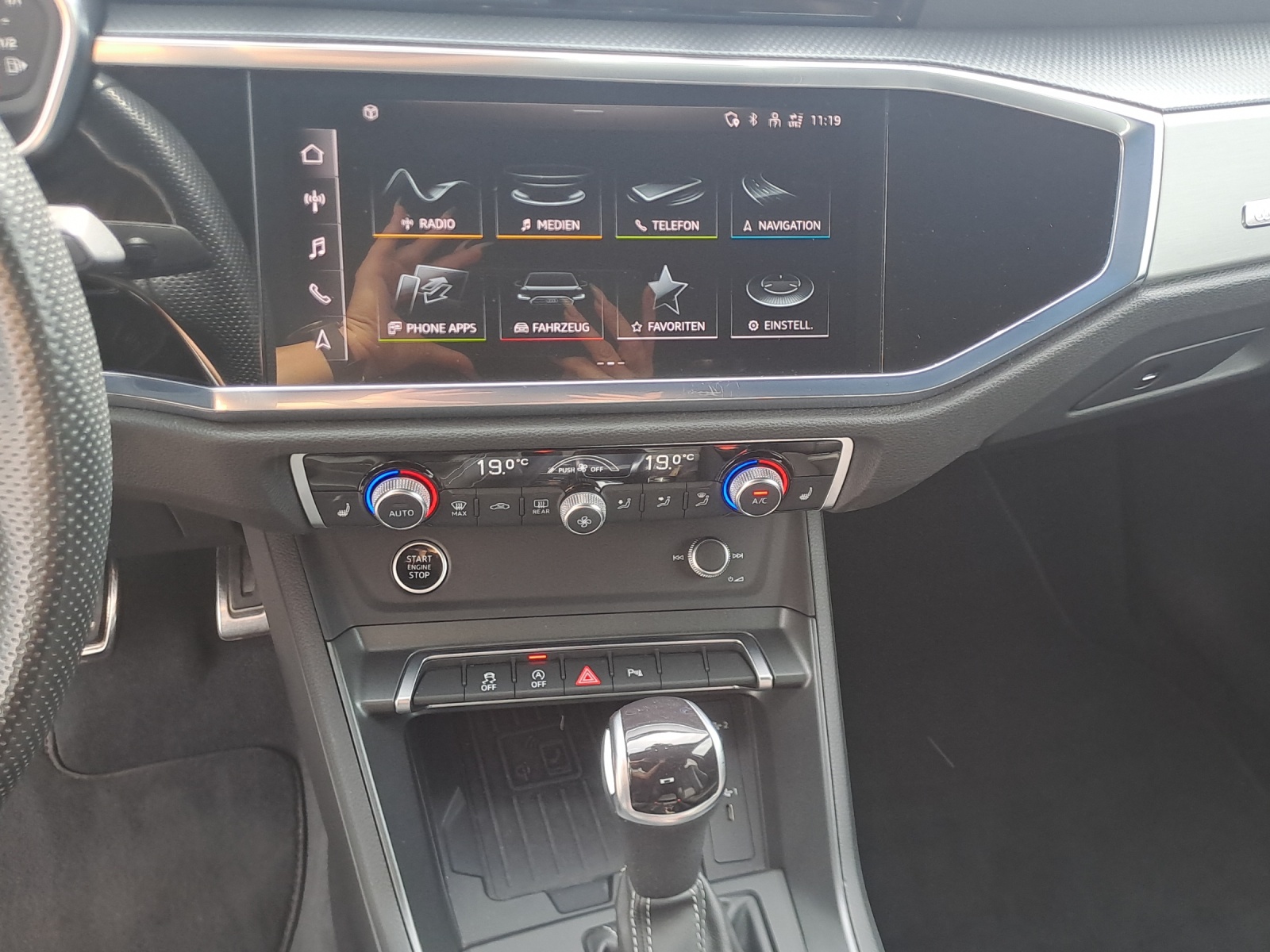 AUDI Q3 35 TFSI S line Attraction S-tronic-image-9