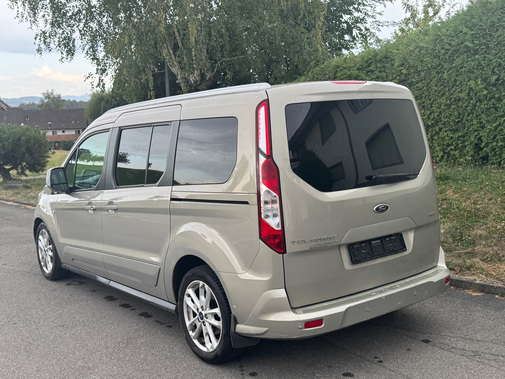 FORD Grand Tourneo Connect 1.6 SCTi Trend Automatic-image-3
