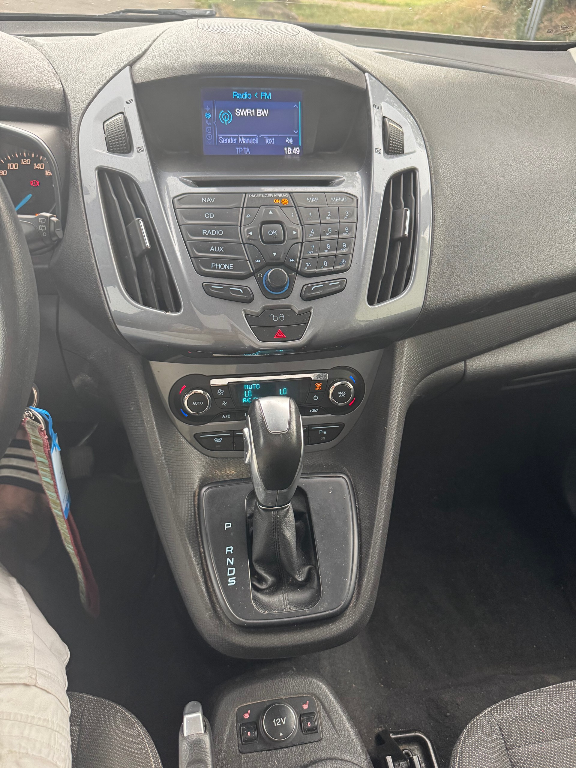 FORD Grand Tourneo Connect 1.6 SCTi Trend Automatic-image-14