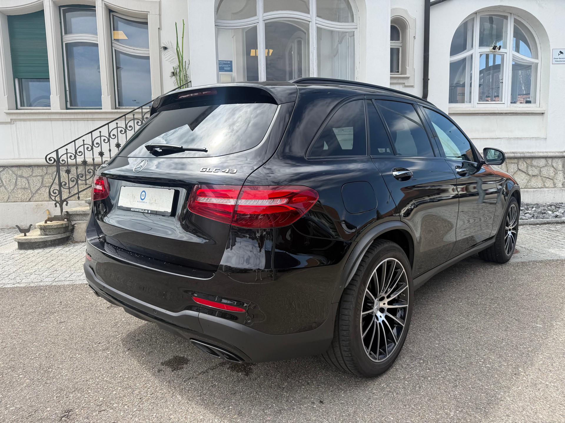 MERCEDES-BENZ GLC 43 AMG 4m-image-5