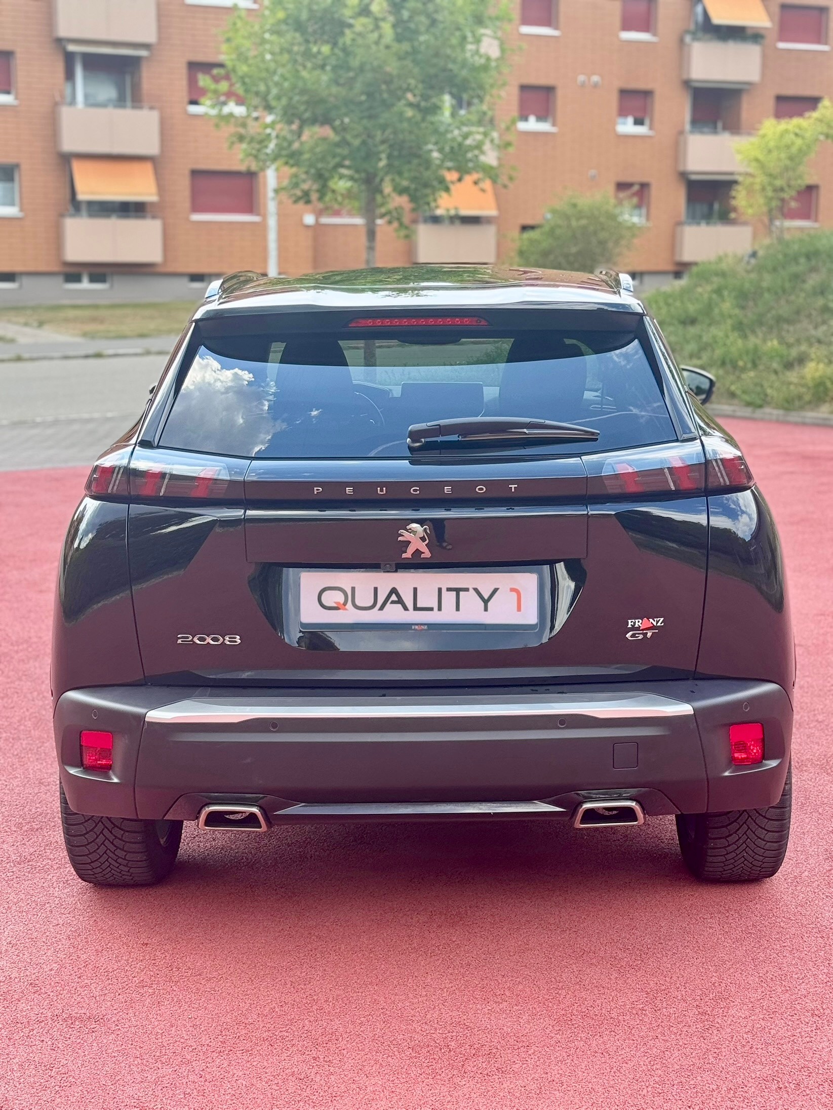 PEUGEOT 2008 1.2 PureTech GT EAT8-image-5
