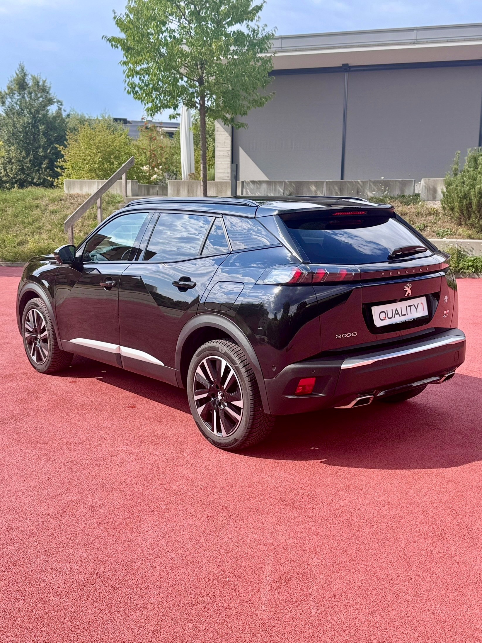 PEUGEOT 2008 1.2 PureTech GT EAT8-image-7