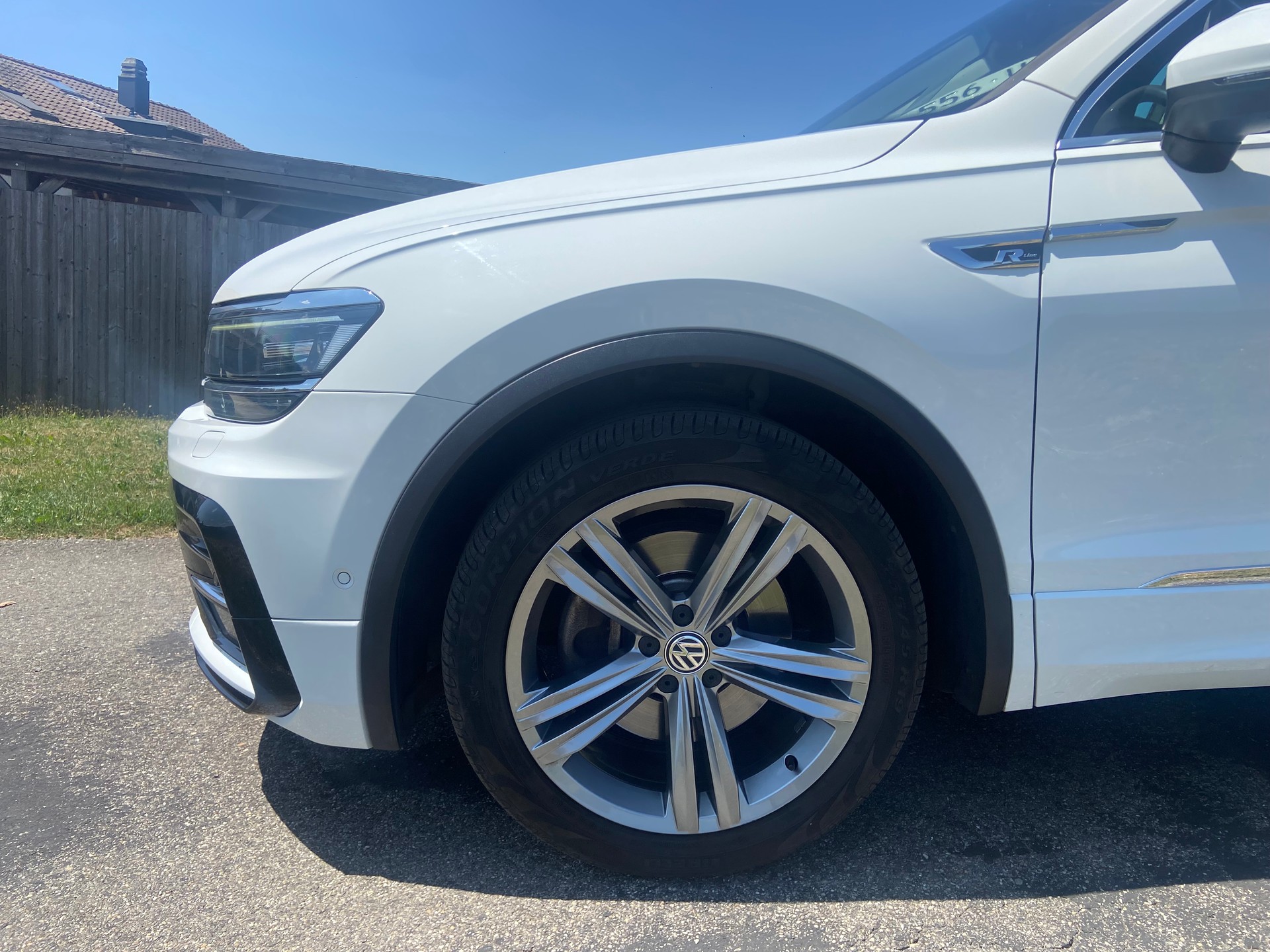 VW Tiguan 2.0 TDI SCR Highline 4Motion DSG R LINE-image-3