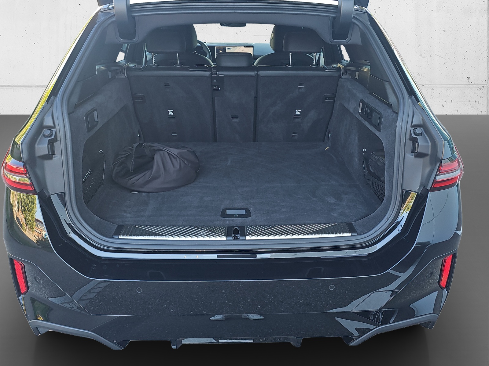 BMW i5 xDr 40 Tour M SportPro-image-16