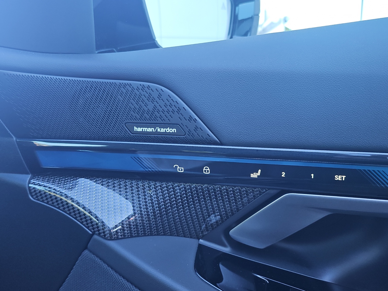 BMW i5 xDr 40 Tour M SportPro-image-21